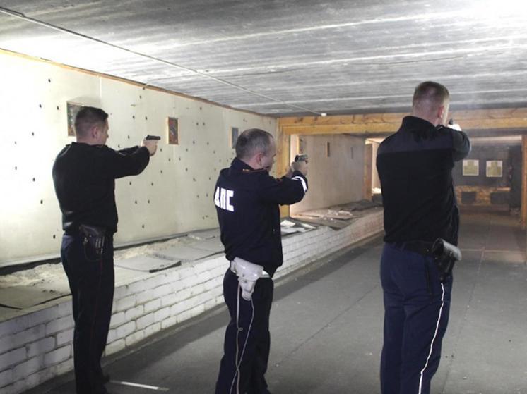 Брянские полицейские соревновались в стрельбе из пистолета Макарова