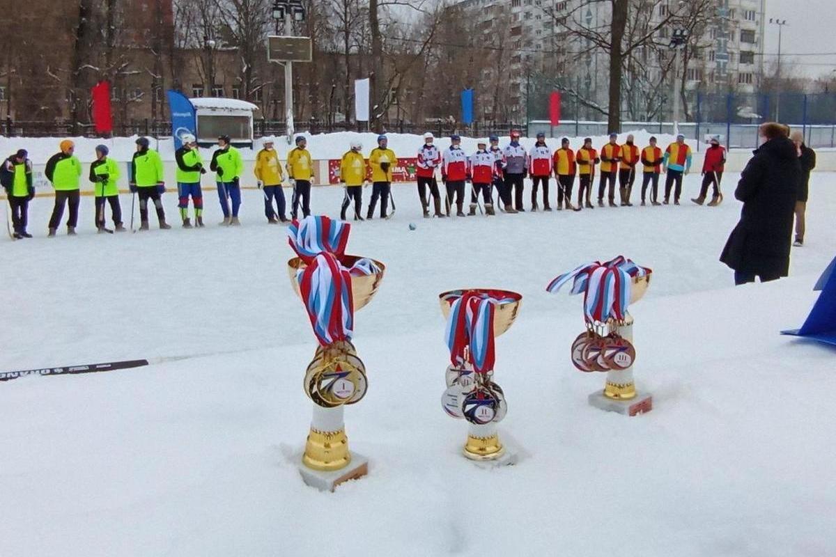 Hockey in felt boots took place on the ice of Korolev near Moscow