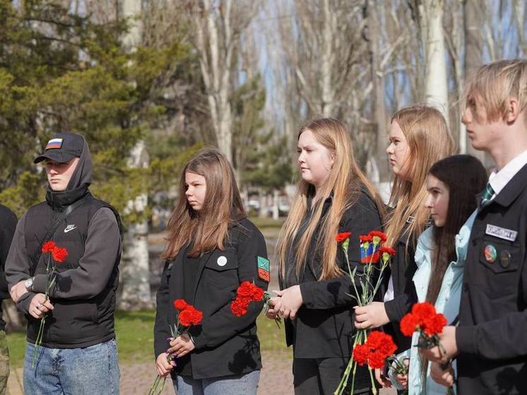 В Мелитополе открыли стихийный мемориал в честь Дня начала СВО