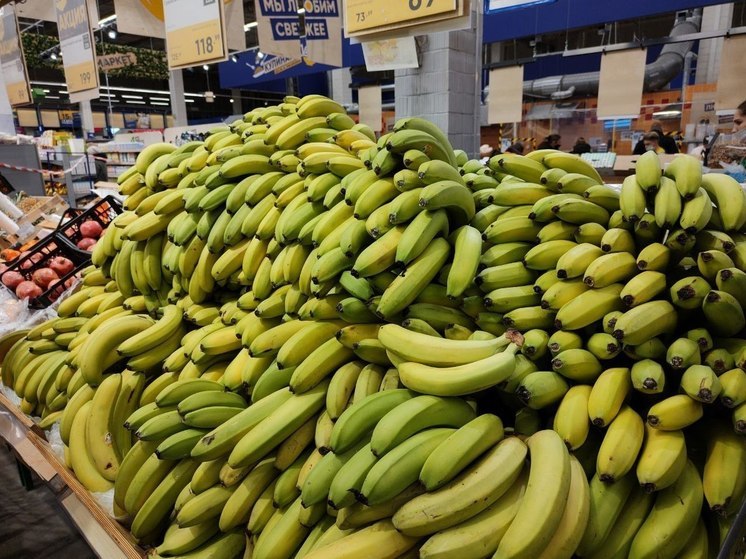 Россиянам пообещали снижение цен на бананы до 100 рублей за килограмм