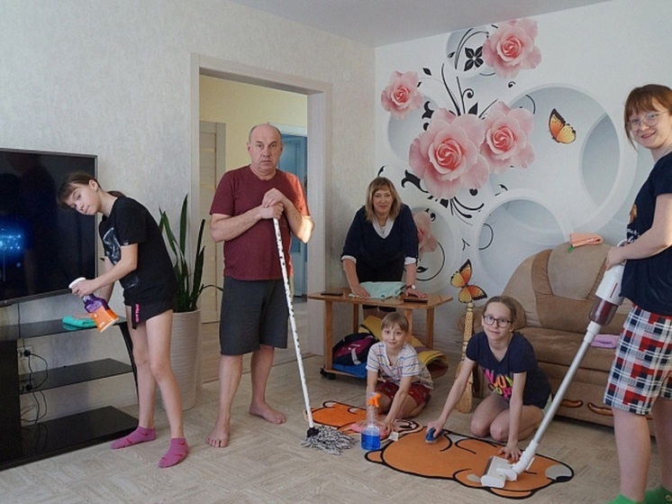 Кировские семьи решили провести выходные за уборкой
