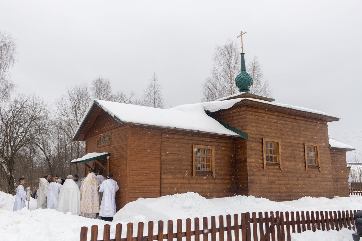 В субботу митрополит Костромской и Нерехтский Ферапонт освятил храм Серафима Саровского