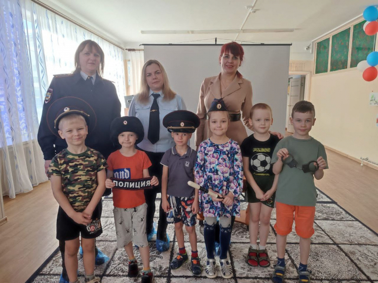 Полицейские встретились с дошкольниками в Хабаровском крае