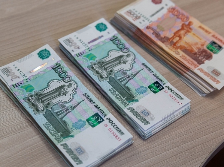 Омичка отдала лжеброкерам более 300 тысяч рублей