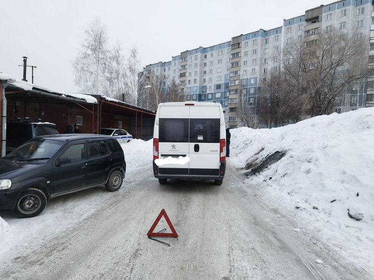 Девятилетний мальчик пострадал в ДТП с микроавтобусом в Новосибирске
