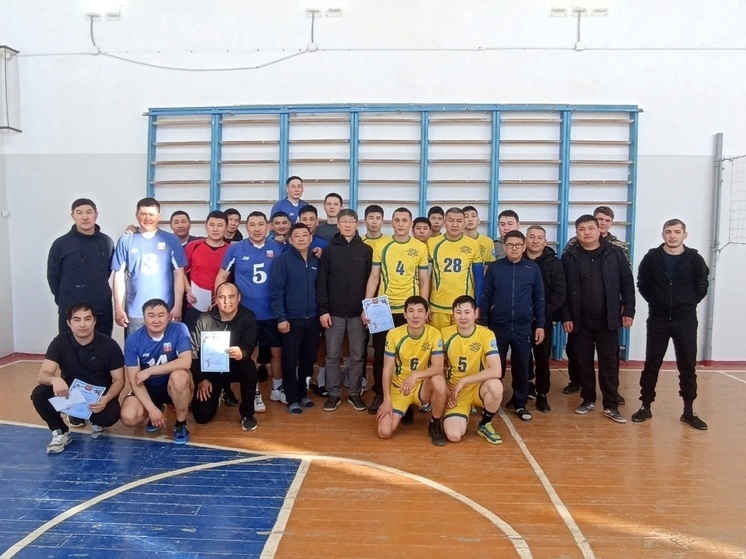В Октябрьском районе Калмыкии определили лучших волейболистов