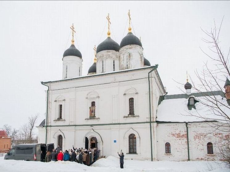 В Орловской области прошло всенощное бдение у мощей Макария Алтайского