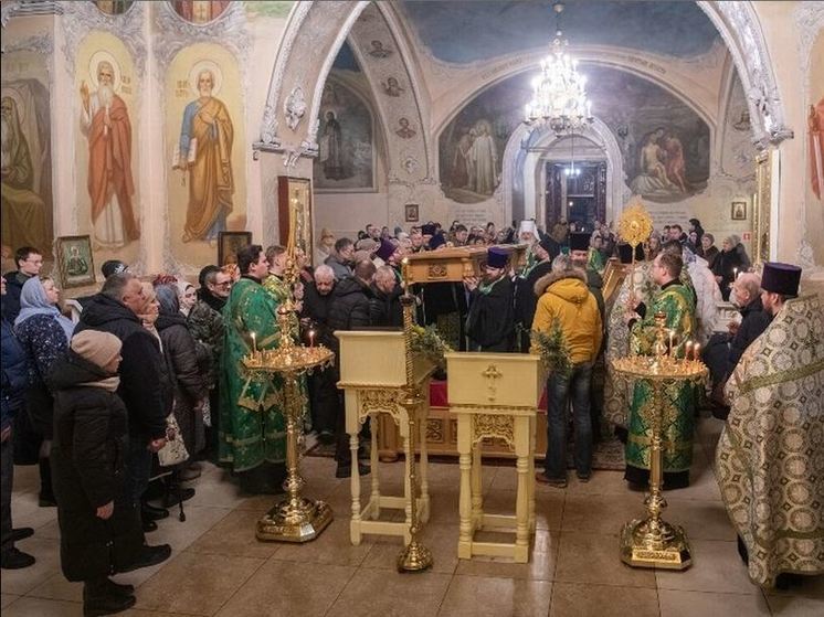 Мощи Макария Алтайского Торжественно встретили в Богоявленском соборе Орла