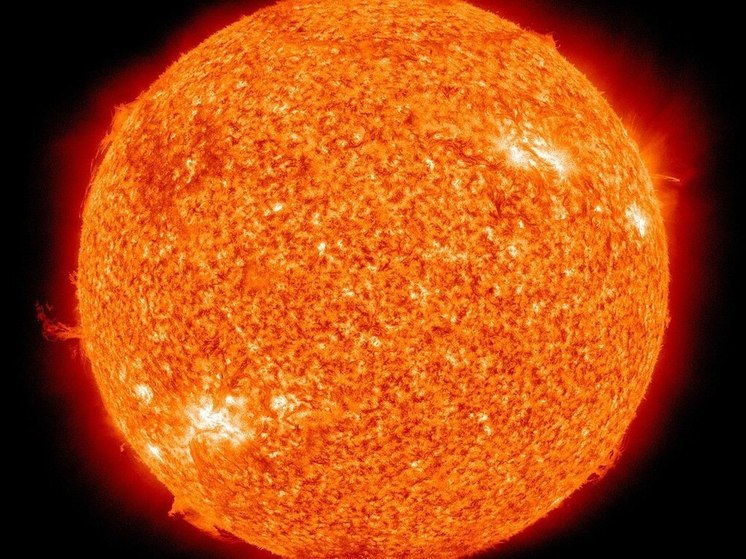 Из-за огромного пятна на Солнце возможны яркие полярные сияния