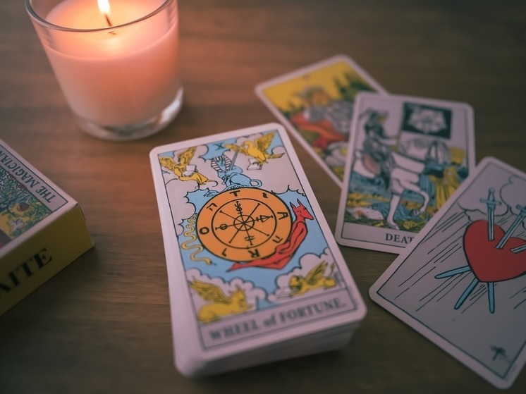 Mash: в квартире московского таролога во время сеанса случился пожар из-за свечи