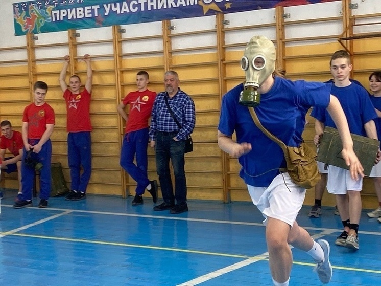 Школьники Краснодара приняли участие в военно-спортивной игре «Зарница»