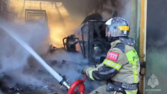 В Волгограде загорелся строительный рынок: видео с места ЧП
