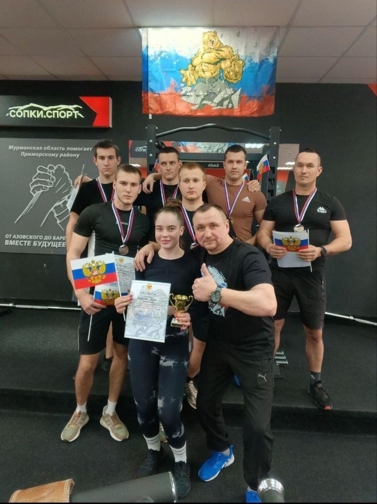 В Приморске прошли первые соревнования по пауэрлифтингу