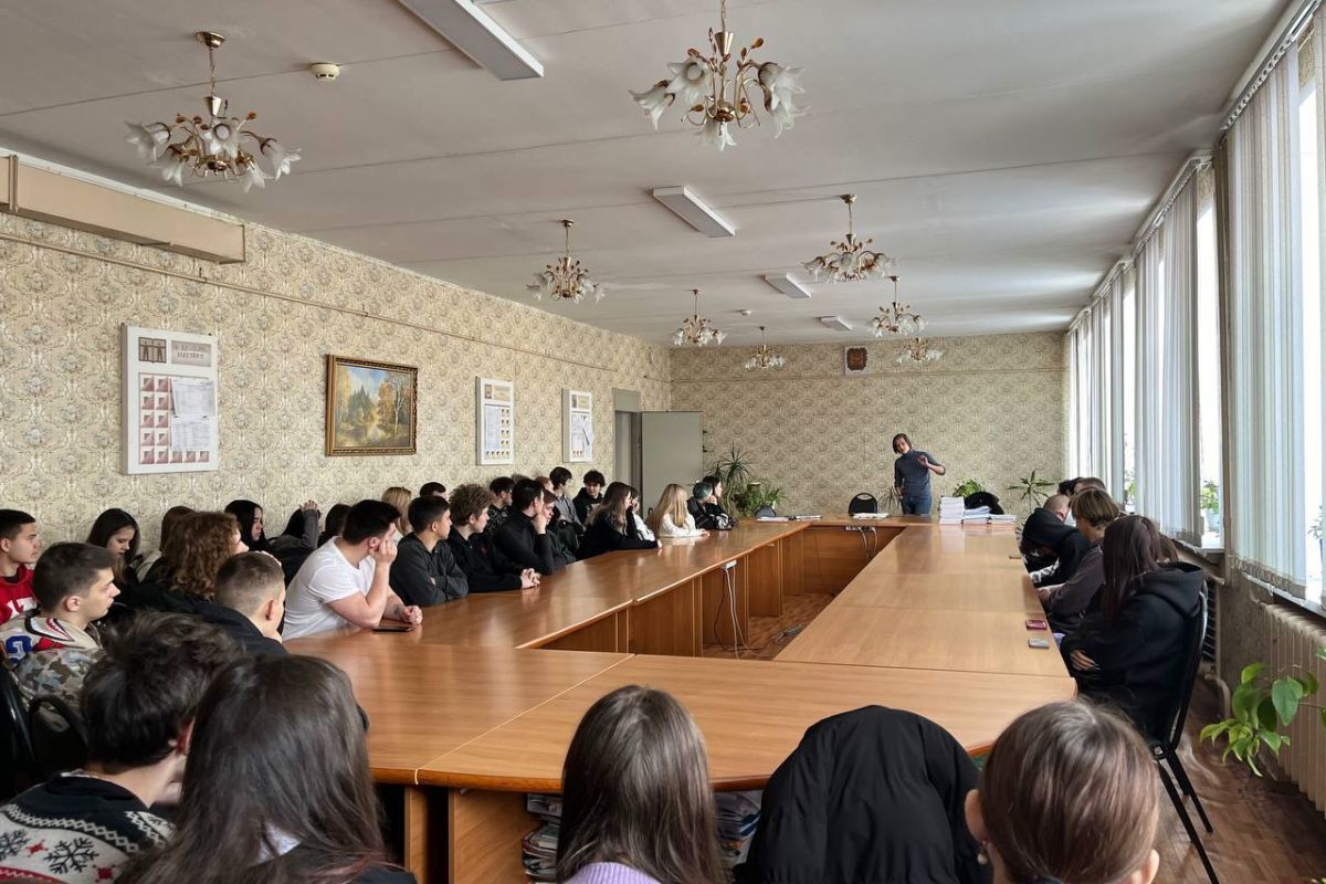 Руководитель регионального отделения «Молодой Гвардии Единой России» посетил образовательные организации города Костромы с лекцией «Выборы. Взгляд в будущее»