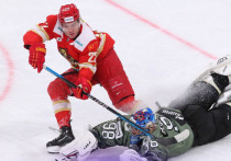 ХК «Куньлунь» принимал петербургский СКА в матче регулярного чемпионата КХЛ. Хозяева одержали победу. «Куньлунь» обыграл армейцев впервые с октября 2020 года.
