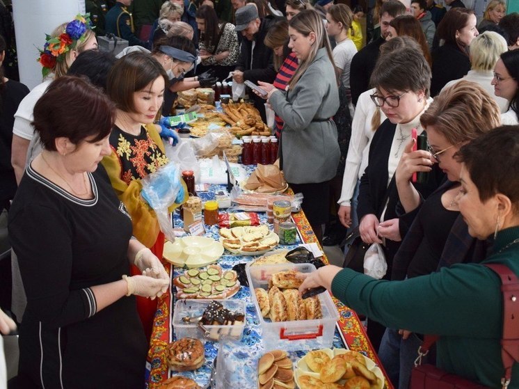Жители Курил собрали на ярмарках 350 тысяч рублей для воинов СВО