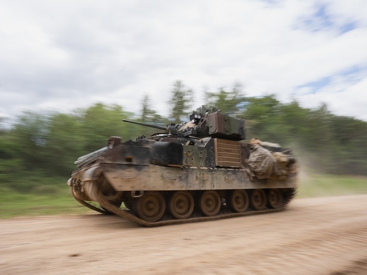 «Военное дело»: захваченную в зоне СВО БМП M2 Bradley ВСУ отправили на изучение экспертам