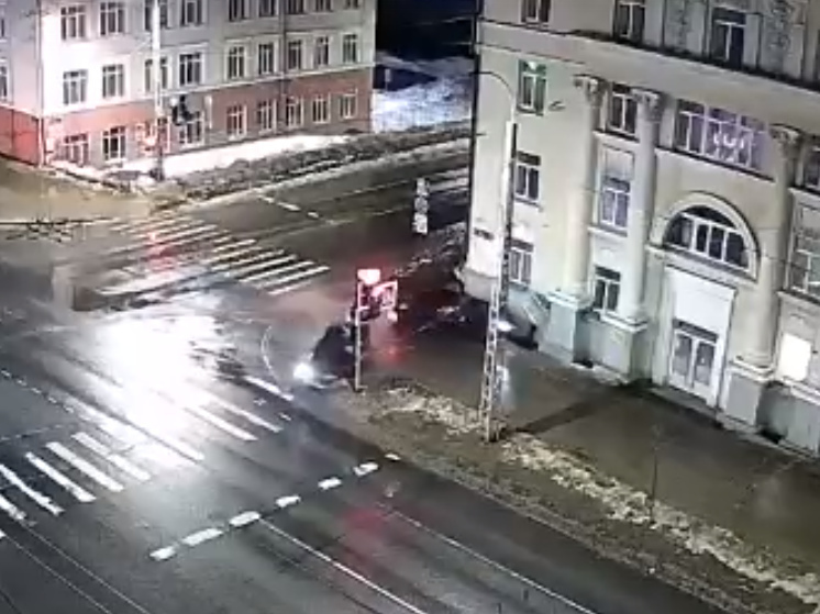 Стало известно, кто протаранил Госуниверситет в Петрозаводске