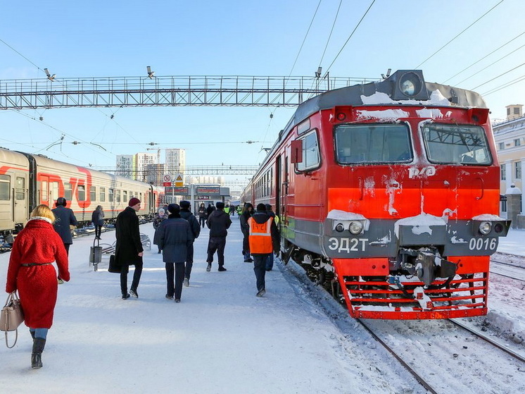 Пассажира на Ямале оштрафовали за то, что он запрыгнул в уходящий поезд