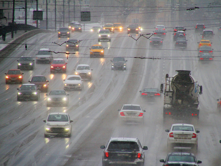 «Желтый» уровень опасности из-за гололедицы объявили до среды
