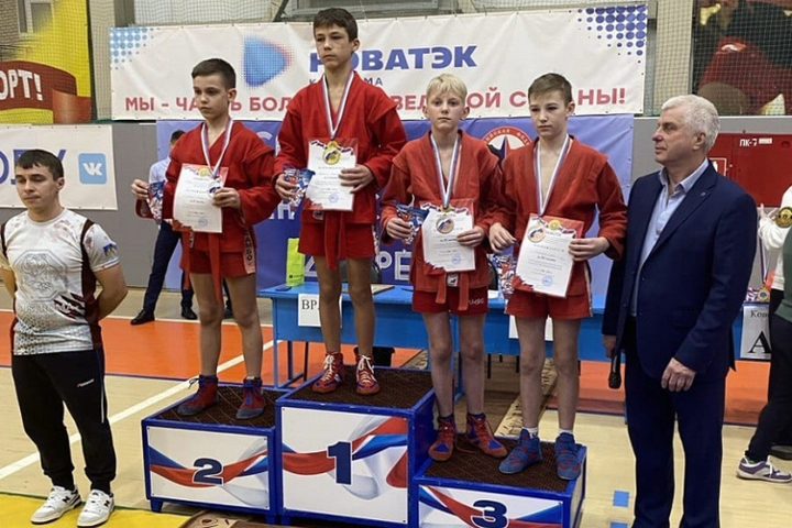 Юные костромские спортсмены завоевали 7 медалей на межрегиональном турнире по самбо