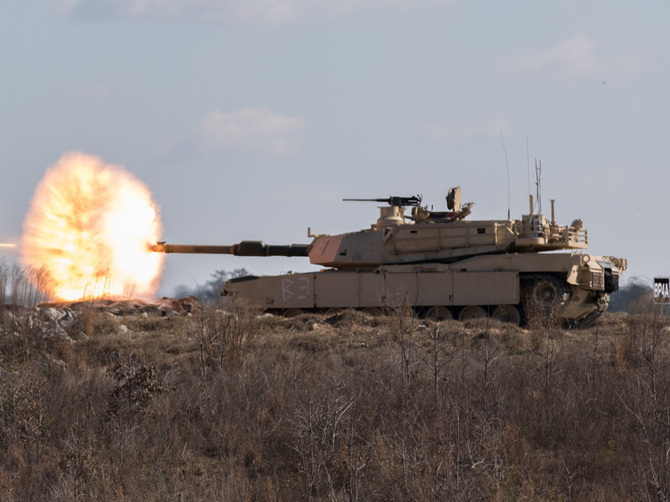 Военные РФ подбили первый американский танк Abrams у Авдеевки