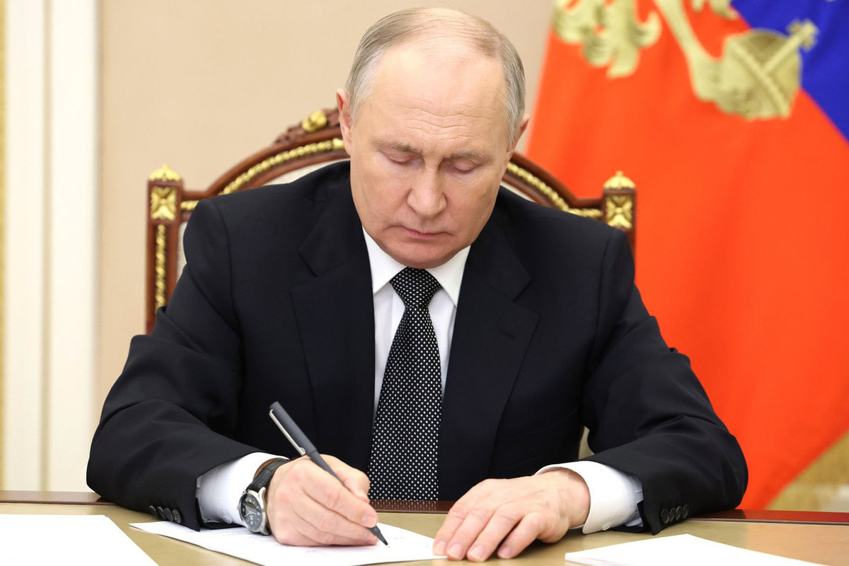 Putin signed a decree to celebrate the 150th anniversary of the Union of Theater Workers