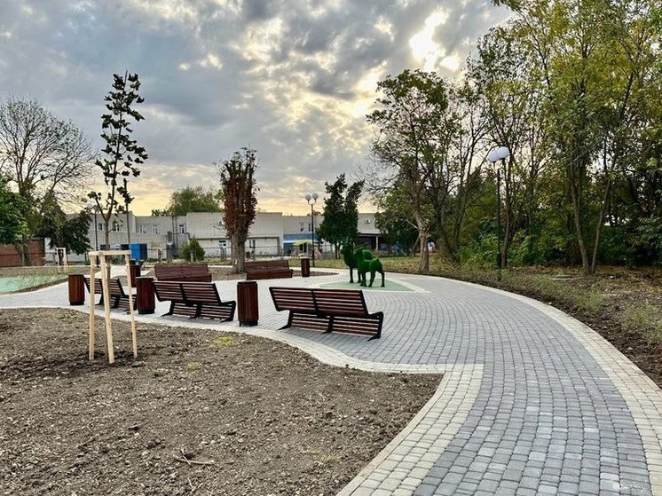 В Каневском районе обновили парковую зону