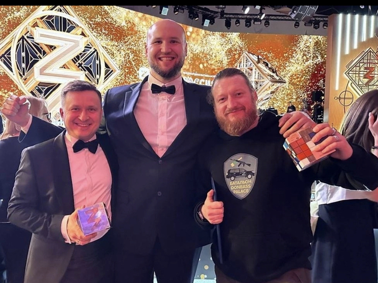 Василий Анохин поздравил лауреатов премии общества «Знание»