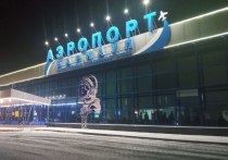 В Барнауле с авиарейса сняли пассажира с избыточной массой тела. Как сообщает «SHOT», мужчина не смог пристегнуться.