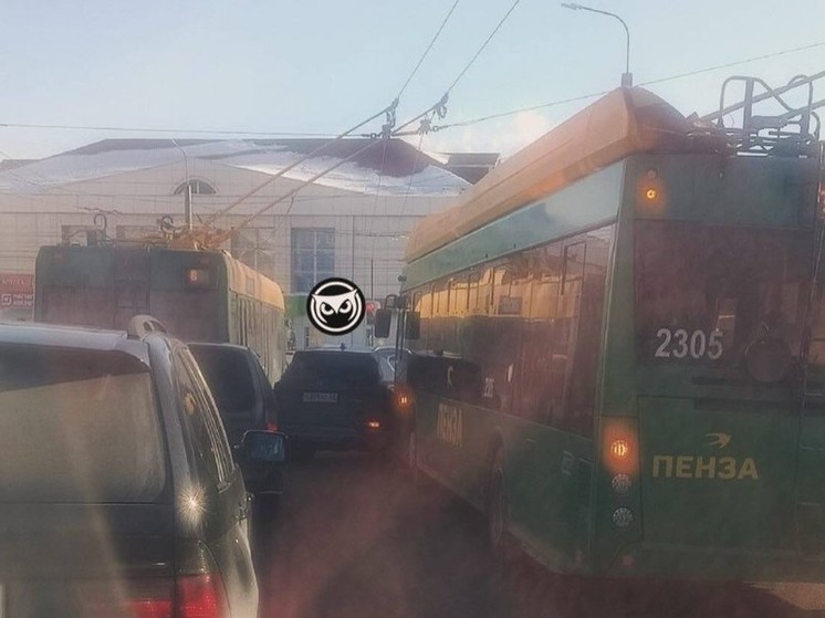 В Пензе два новых троллейбуса попали в ДТП