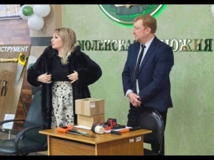 Для мужчин таможенников Смоленска коллеги-женщины подготовили сюрприз