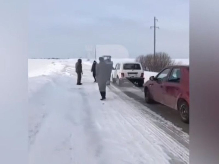 В Рязанской области снежные заносы образовались на 68 дорогах