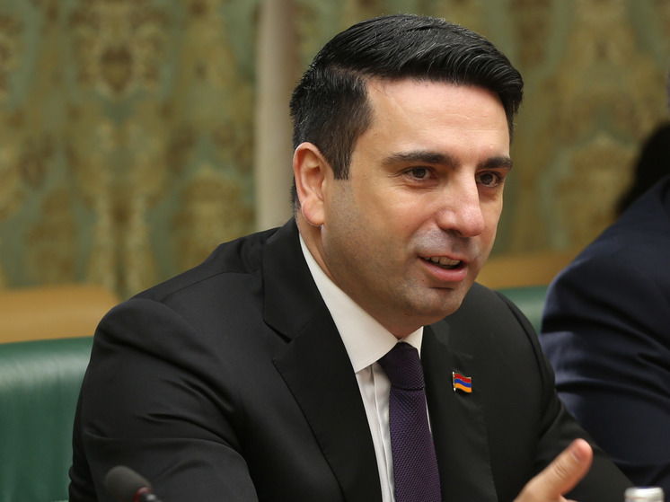 Спикер парламента Армении Симонян: было бы правильно, чтобы российские пограничники покинули Звартноц
