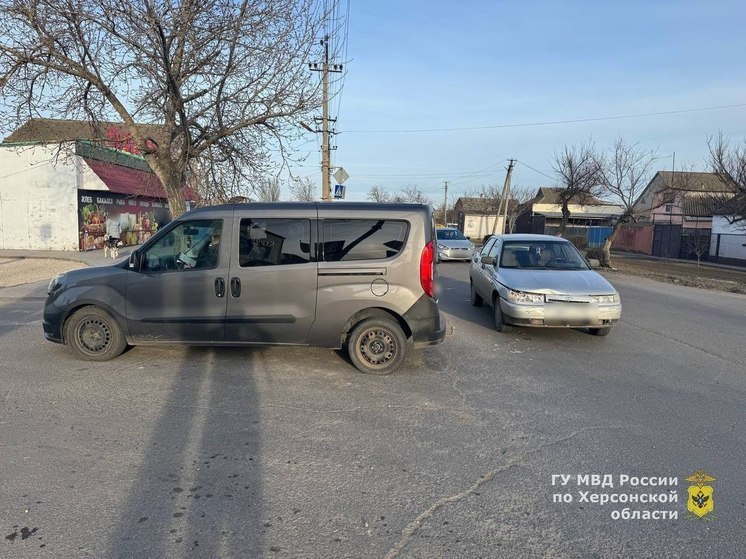 В Геническом районе столкнулись два автомобиля