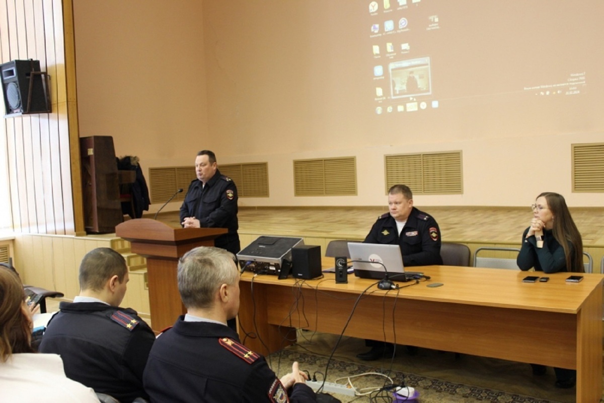 Костромские полицейские провели для членов УИКов и ТИКов инструктаж по безопасности