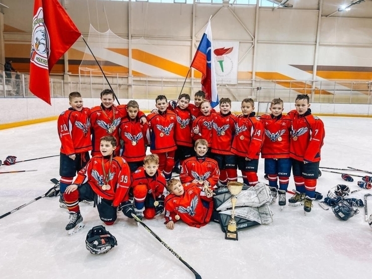 Юные хоккеисты из Орла победили в турнире в Беларуси