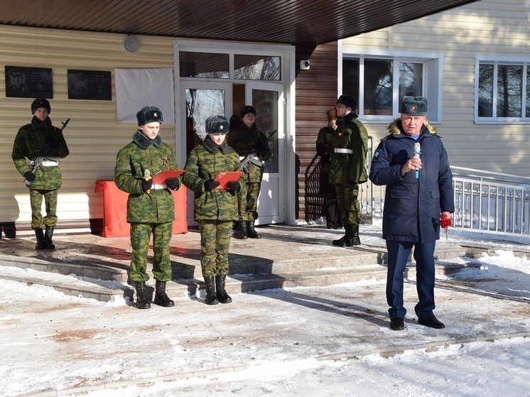 В Шарлыке в школе открыли мемориальную доску памяти Ильнара Шигапова