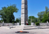Туристы в Калининграде осквернили Мемориальный ансамбль 1200 воинам 11 Гвардейской армии, погибших при штурме города и крепости Кёнигсберг в апреле 1945 года