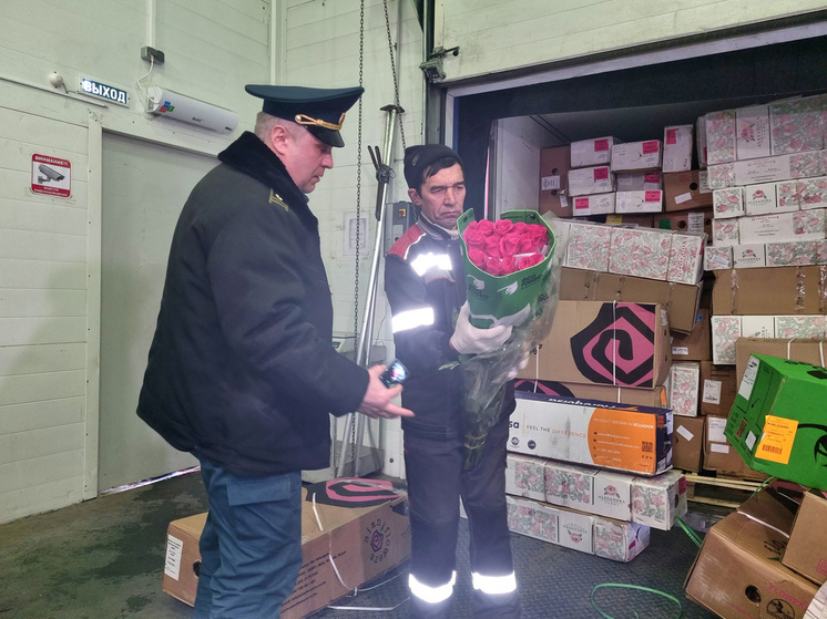 В Московский регион прибывает ежедневно 300 тонн импортных цветов