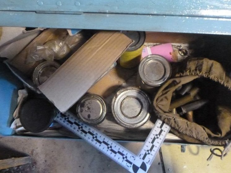 В Нягани полицейские нашли у мужчин 1 кг взрывчатки