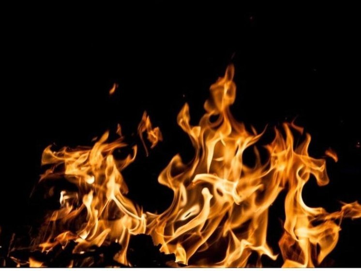 В Кяхтинском районе Бурятии на пожаре сгорел автомобиль