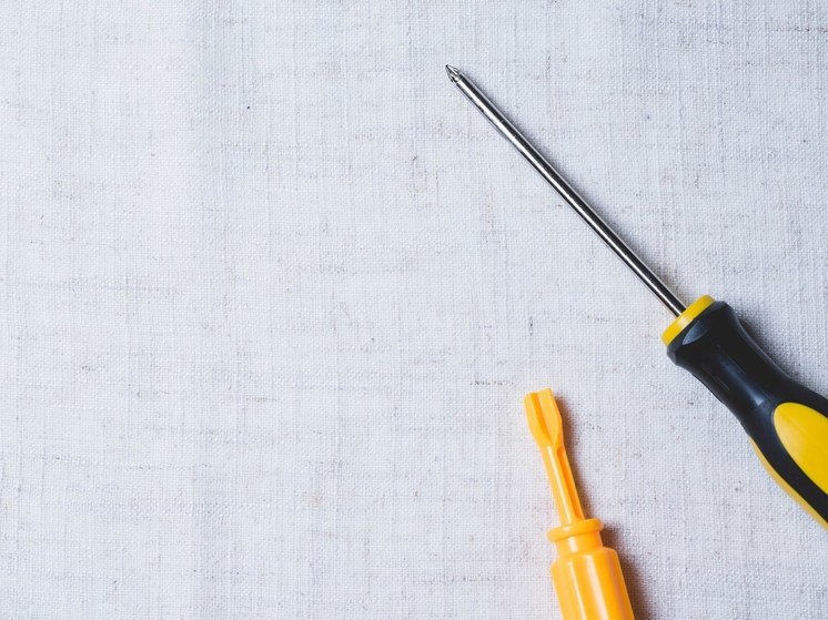 В Санкт-Петербурге мужчина пырнул соседа отверткой за ночной шум