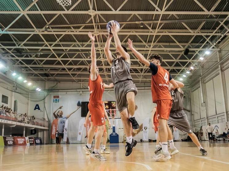 В Мытищах определили сильнейшие команды школьной лиги по баскетболу