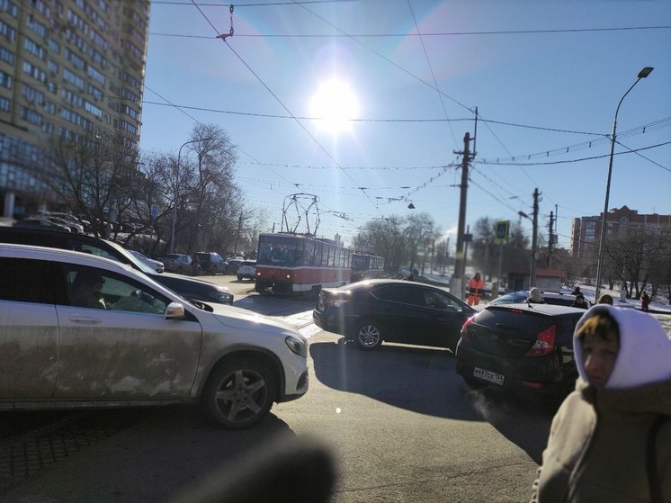 В Волгограде восстановили движение трамваев после ДТП у СИЗО