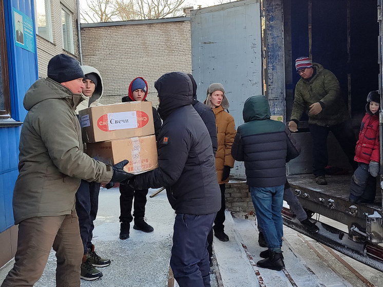 Из Барнаула отправили спецтехнику и гуманитарный груз в зону СВО
