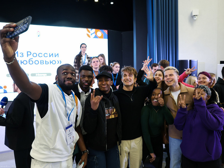 Студенты ставропольского вуза смогли пообщаться с блогерами-миллионниками