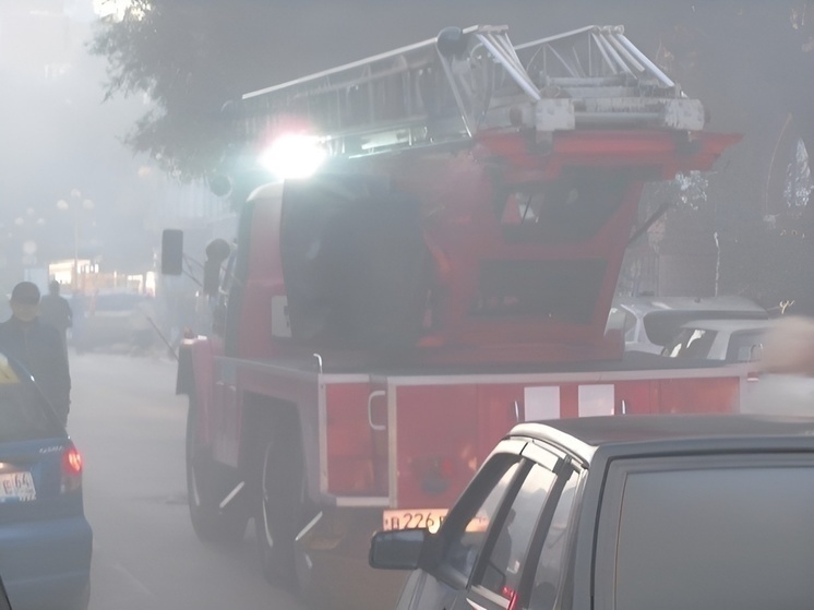 В Славянске-на-Кубани пожарным сегодня пришлось тушить свалку мусора