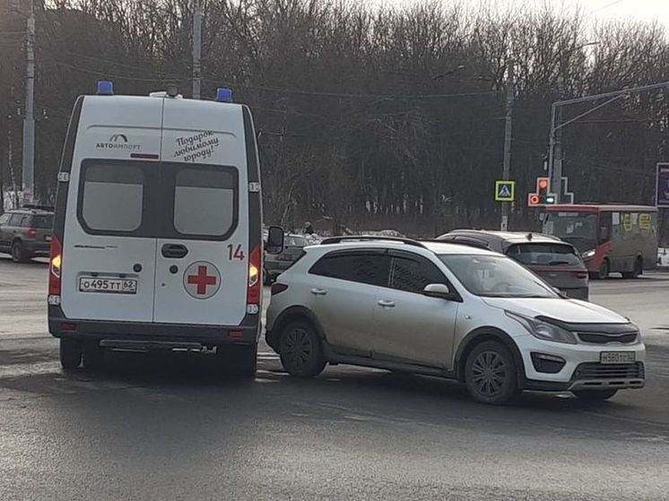 В Дашково-Песочне произошло ДТП с машиной скорой помощи