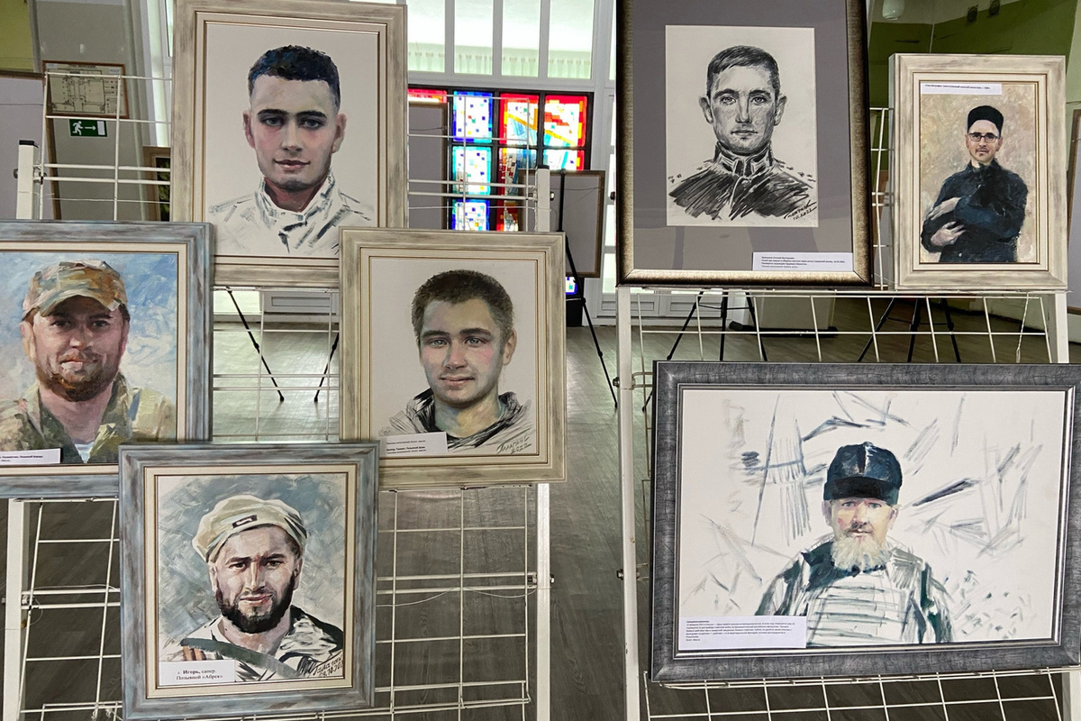 На выставке, посвященной специальной военной операции, размещены портреты детей Луганской Народной Республики